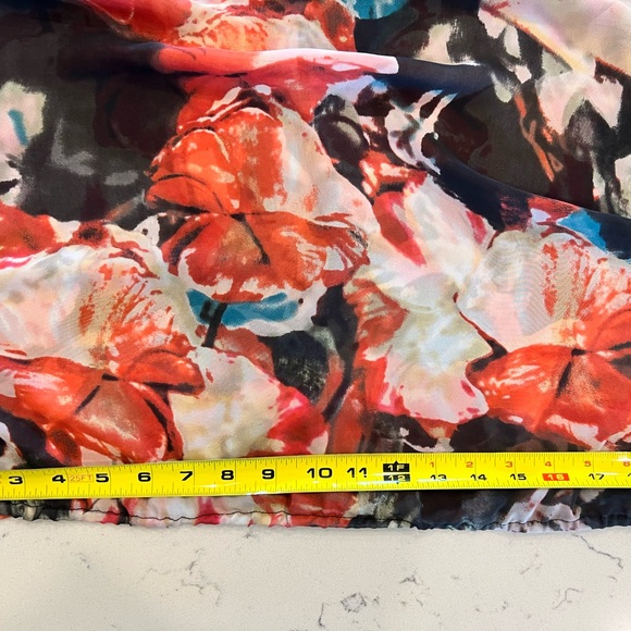 Carmen Marc Valvo Sheer Floral V-Neck Blouse Size L - Picture 4 of 8